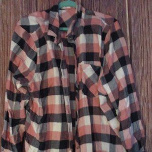 Maurices plus size 2 pink white navy checked flannel shirt on trend EUC